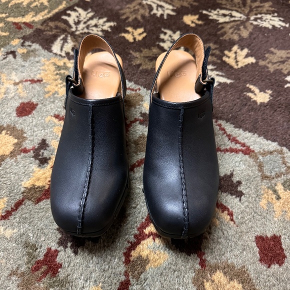 UGG Lani clogs size 7 - Picture 2 of 8